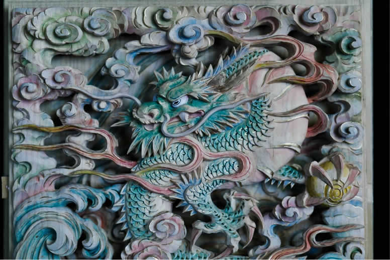 龍の木彫品