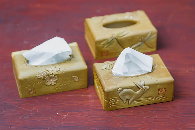 木彫りのティッシュ入れ（3種）