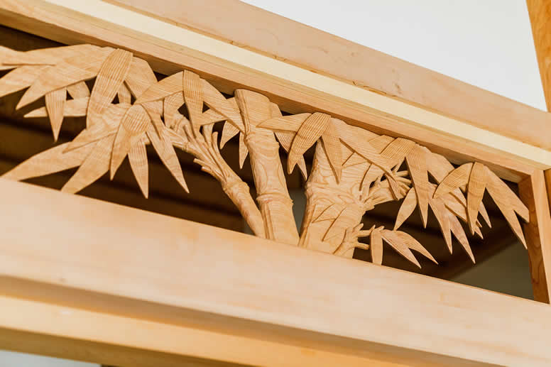 隆源寺本堂の欄間（竹）