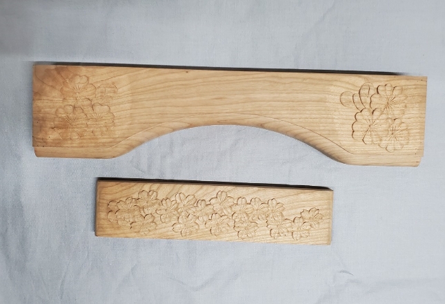 桜模様のレリーフ