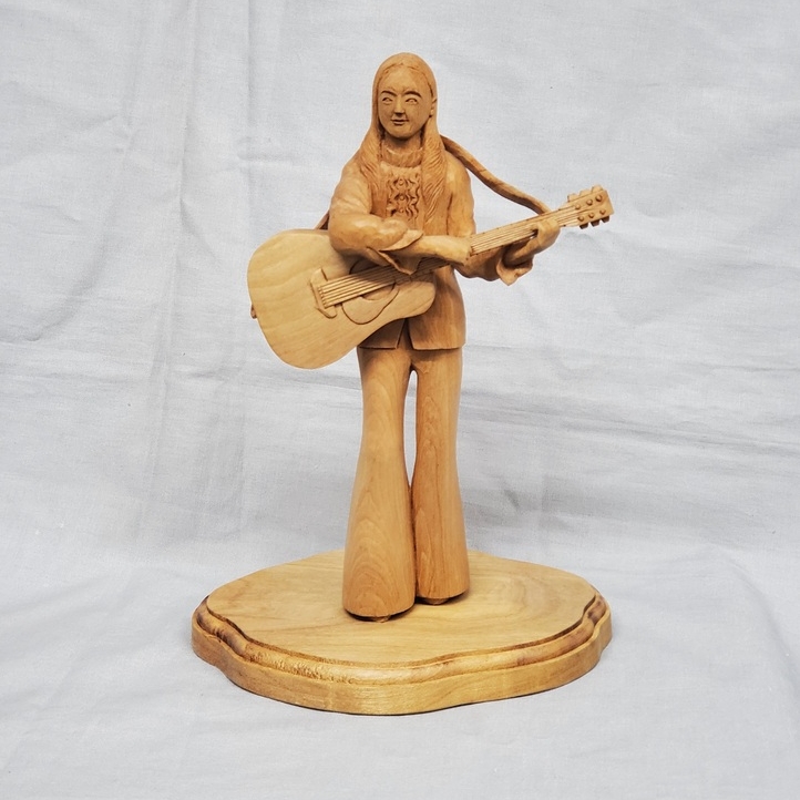 ある女性シンガーの木像オーダー品