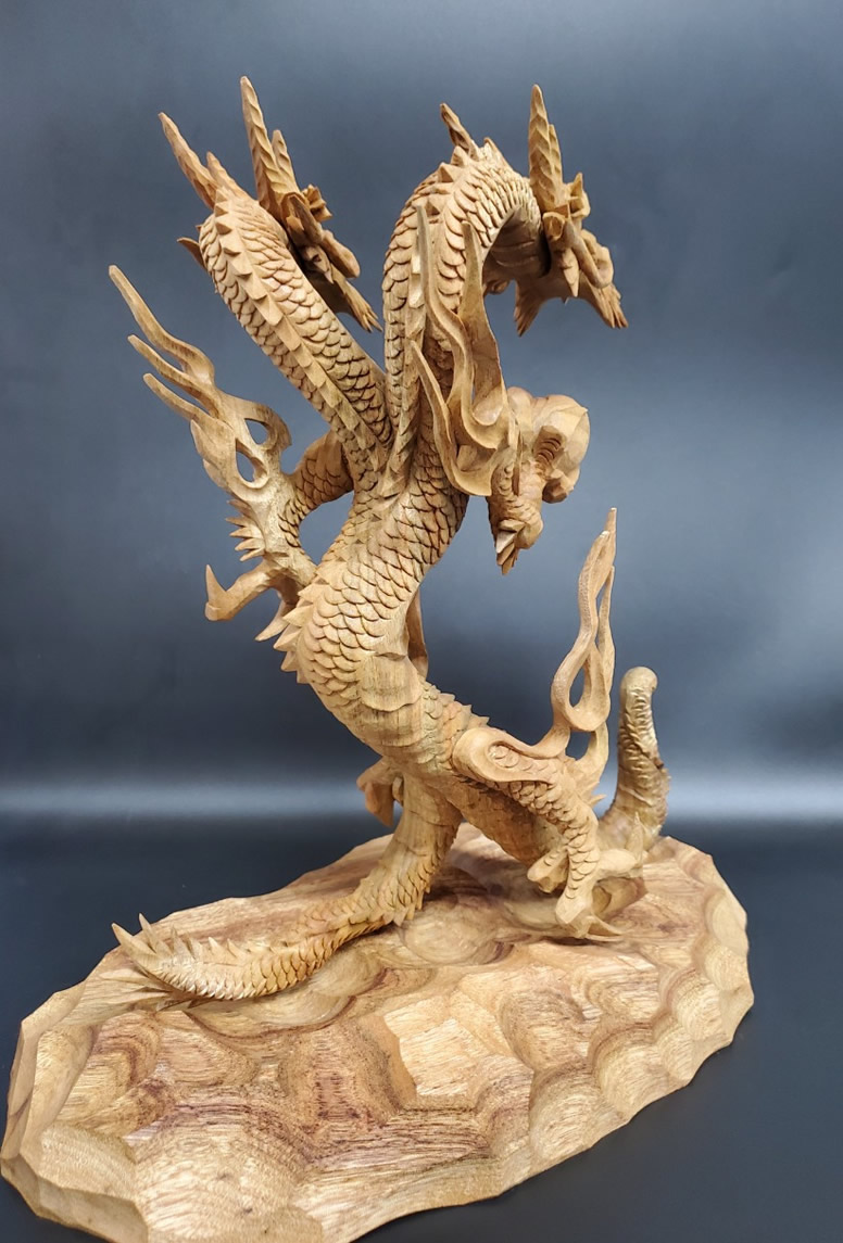 >龍の彫り物の写真