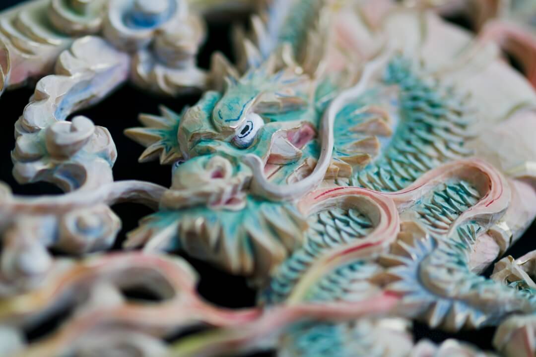 龍の木彫品