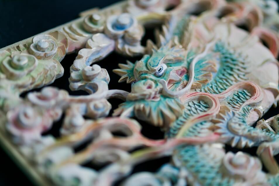 龍の木彫品