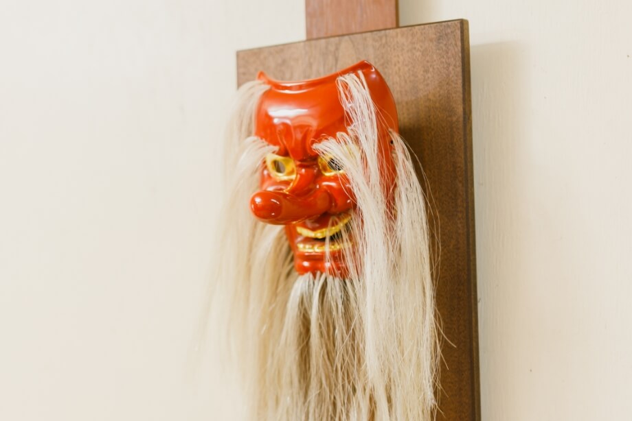 木彫りの小物入れ