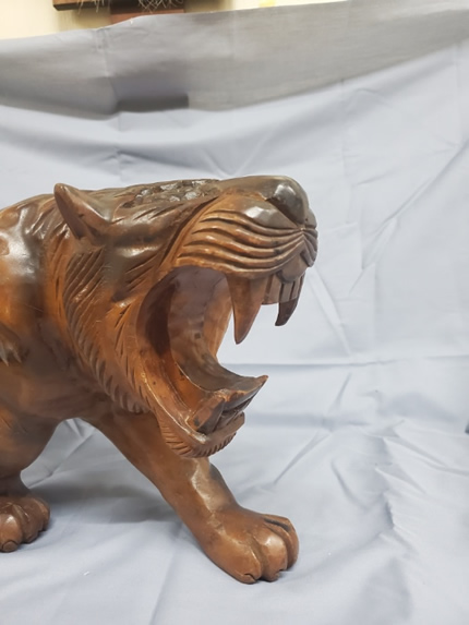 虎の置物牙の補修